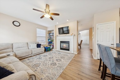 Luxury, Space, and Zero Maintenance in Oakbrook Terrace A truly - photo 7