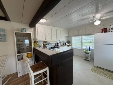 Welcome to The Winds of St. Armand's North, a desirable 55+ - photo 7