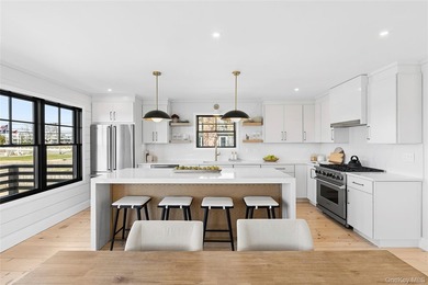 Perfectly positioned just moments from the heart of Westhampton - photo 5