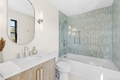 Perfectly positioned just moments from the heart of Westhampton - photo 7