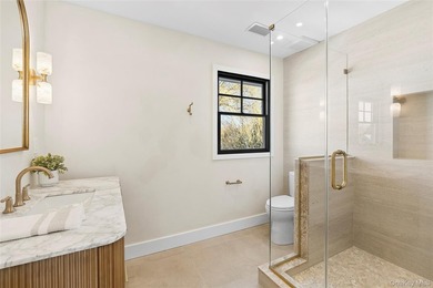 Perfectly positioned just moments from the heart of Westhampton - photo 10