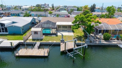 Live the Florida Lifestyle in this Fully Updated waterfront Pool - photo 3