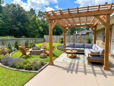 A floor plan with plenty of space to roam, a beautifully - photo 7