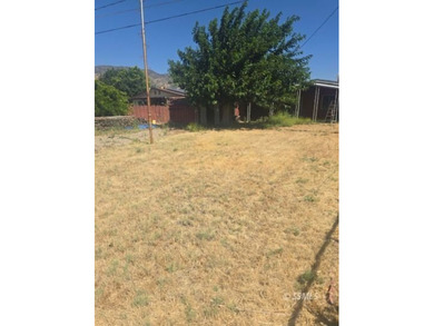 Welcome to this charming 3-bedroom, 2-bath starter home, ready - photo 11