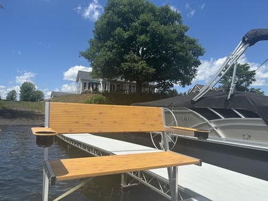 Welcome to this beautiful contemporary colonial, nestled on 10.5 - photo 19