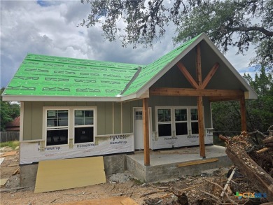Lake Home For Sale in Canyon Lake, Texas