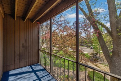 Resort style living in Edina West! This 2 bedroom & 2 bathroom - photo 24