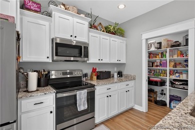 Enjoy waterfront living in this stunning 4-bedroom, 2.5-bath - photo 27