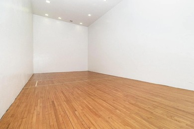 Resort style living in Edina West! This 2 bedroom & 2 bathroom - photo 31