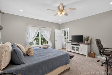 Enjoy waterfront living in this stunning 4-bedroom, 2.5-bath - photo 36
