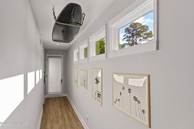 Discover modern design in an unbeatable location just off - photo 4