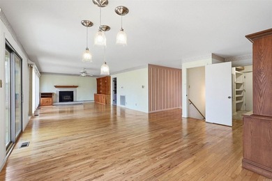 Golf course living in beautiful Hot Springs, Arkansas! This 4BR - photo 4