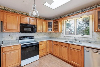 Golf course living in beautiful Hot Springs, Arkansas! This 4BR - photo 10