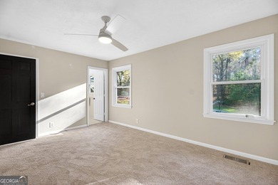 Spacious living with incredible entertaining features in a - photo 11