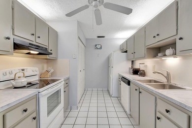 Comfort and convenience in this desirable 55+ Delray Villa Plat - photo 12