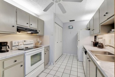 Comfort and convenience in this desirable 55+ Delray Villa Plat - photo 13