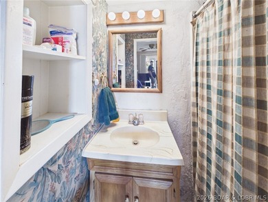Welcome to your perfect turnkey lake front getaway, this well - photo 15