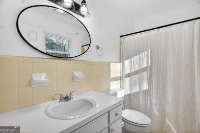 Spacious living with incredible entertaining features in a - photo 16