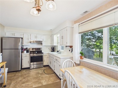Welcome to your perfect turnkey lake front getaway, this well - photo 18