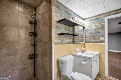 Spacious living with incredible entertaining features in a - photo 23