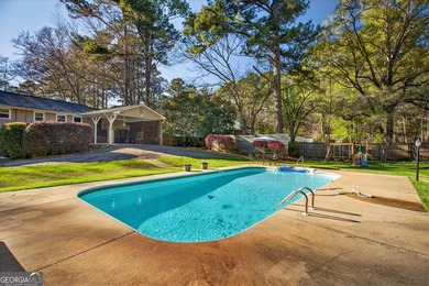 Spacious living with incredible entertaining features in a - photo 32
