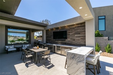 Exquisite custom estate in the prestigious Seven Hills community - photo 33