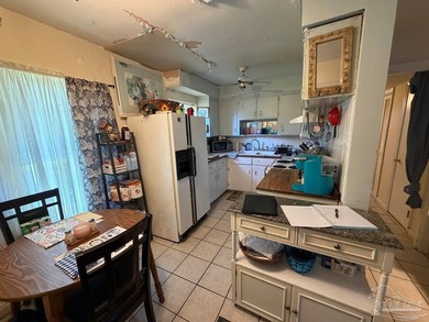 Investor Opportunity in Pensacola! 3BR/2BA concrete block home - photo 6