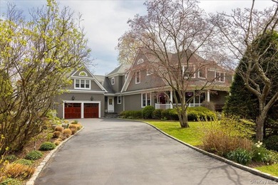 This Arts & Crafts-inspired Colonial located in the tranquil - photo 2