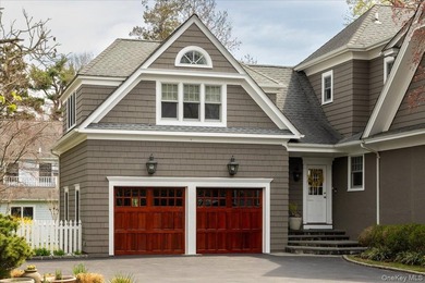 This Arts & Crafts-inspired Colonial located in the tranquil - photo 5
