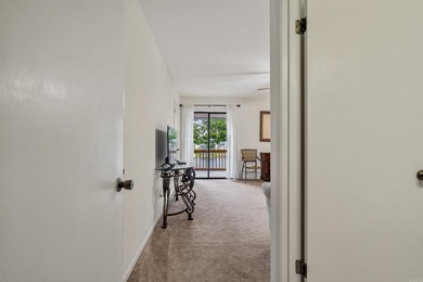 Welcome to effortless lake living at 200 Hamilton Oaks Drive - photo 12