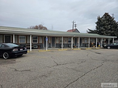 Rare investment opportunity with a 7+ cap rate and day to day - photo 2