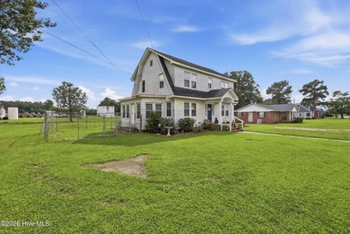 Step into timeless charm with this beautiful 5-bedroom, 2-bath - photo 3