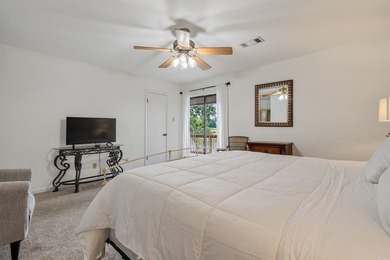 Welcome to effortless lake living at 200 Hamilton Oaks Drive - photo 14