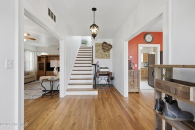 Step into timeless charm with this beautiful 5-bedroom, 2-bath - photo 4