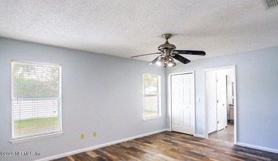 Ready to move in! This immaculate 3-bedroom, 2-bathroom home - photo 14
