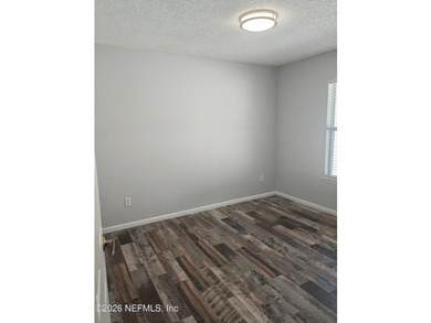 Ready to move in! This immaculate 3-bedroom, 2-bathroom home - photo 16