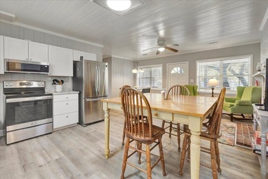 Welcome to your slice of Old Florida paradise in the heart of - photo 17