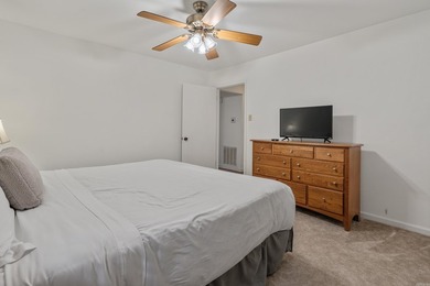Welcome to effortless lake living at 200 Hamilton Oaks Drive - photo 18