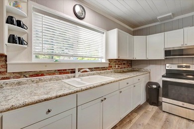 Welcome to your slice of Old Florida paradise in the heart of - photo 18