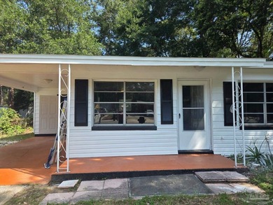 3 Bed, 1 bath home located on a quiet street in the Wedgewood - photo 1