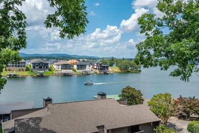 Welcome to effortless lake living at 200 Hamilton Oaks Drive - photo 22