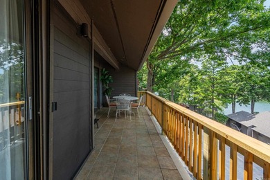 Welcome to effortless lake living at 200 Hamilton Oaks Drive - photo 24