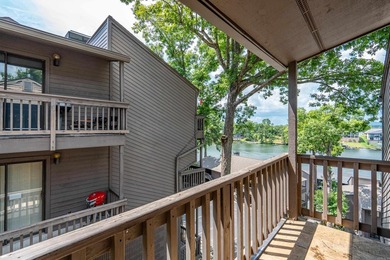Welcome to effortless lake living at 200 Hamilton Oaks Drive - photo 25