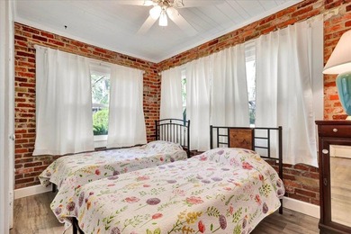 Welcome to your slice of Old Florida paradise in the heart of - photo 25