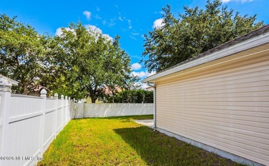 Ready to move in! This immaculate 3-bedroom, 2-bathroom home - photo 26