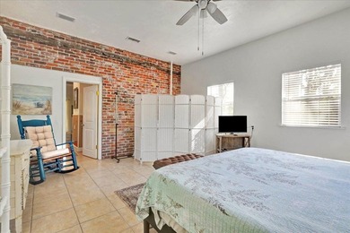 Welcome to your slice of Old Florida paradise in the heart of - photo 29