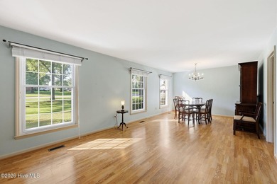 Stately home in the heart of Havelock! This well-maintained - photo 8
