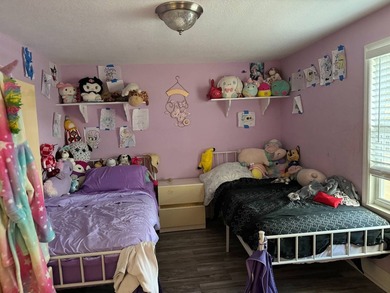 !! FAMILY PARK IN TAMPA EXCELLENT CONDITION!!Mobile Home in an - photo 9