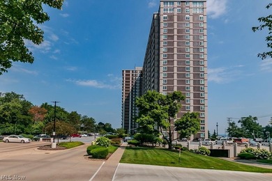BEST opportunity to experience resort-style living on the Gold - photo 2