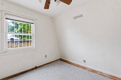 Attention investors and end users! This property offers 2 - photo 7